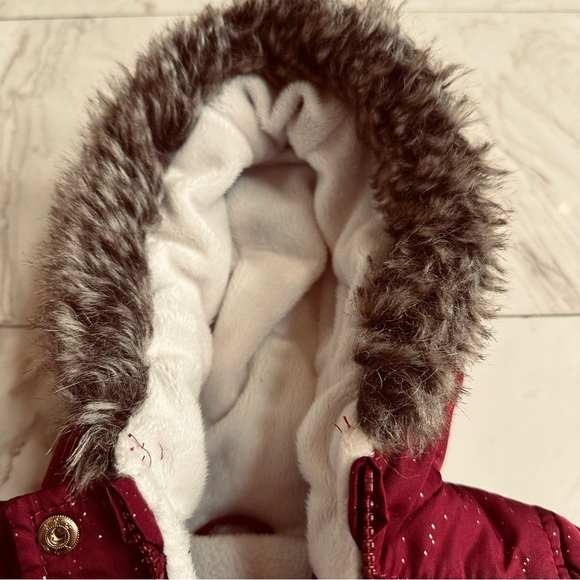 π3/$20π Carter's Red Puffer Jacket with Faux Fur Hood - Picture 9 of 10